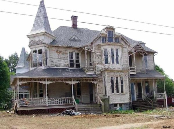 The Old House That Stole Hearts and Found a New Life