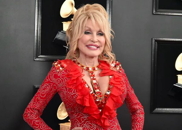 Glamorous and Ready: The Unwavering Style of Dolly Parton