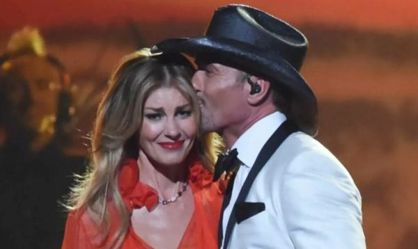 Faith Hill Pays Emotional Tribute to the Late Loretta Lynn