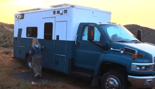 Rachel’s Incredible Journey: Transforming an Ambulance into Her Dream Home