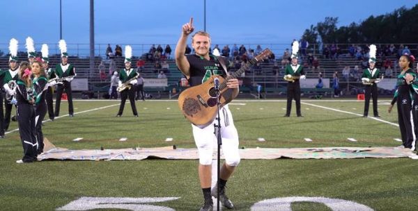 A High Schooler’s Unforgettable Rendition of the National Anthem