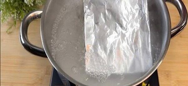 Aluminum Foil: A Miracle Solution for Revitalizing Old Cutlery