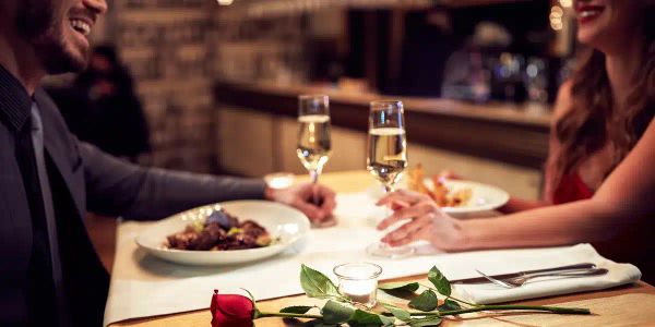 Couple Celebrates Their First Valentine’s Day in Restaurant – Man Returns Home Disgusted