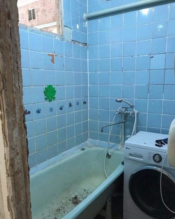 Son Renovates Parents’ Ugly Bathroom and Makes Them the Happiest in the World! 🛁🧰