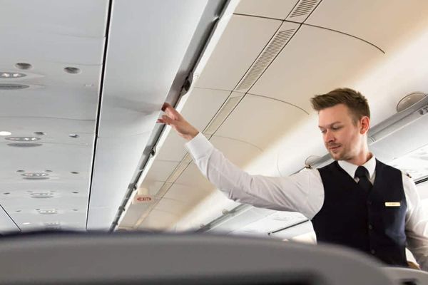 Flight Attendant’s Hilarious Response to an Arrogant Rich Woman